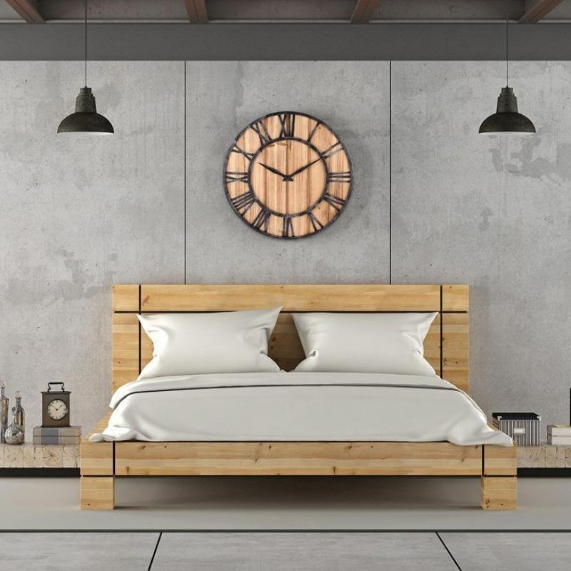 Horloge en métal et bois d’inspiration steampunk industrielle