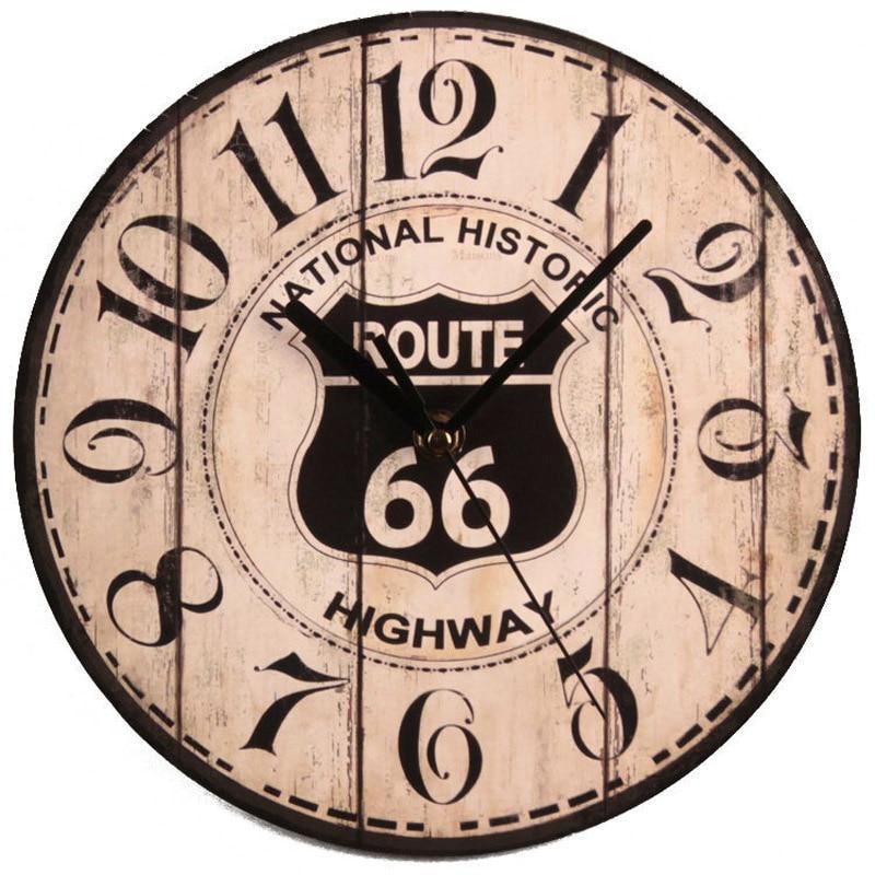 Horloge murale de style rétro en bois