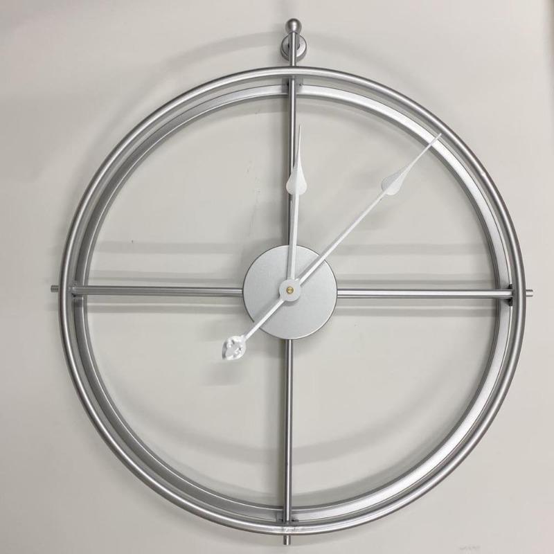 Horloge murale de style steampunk épuré