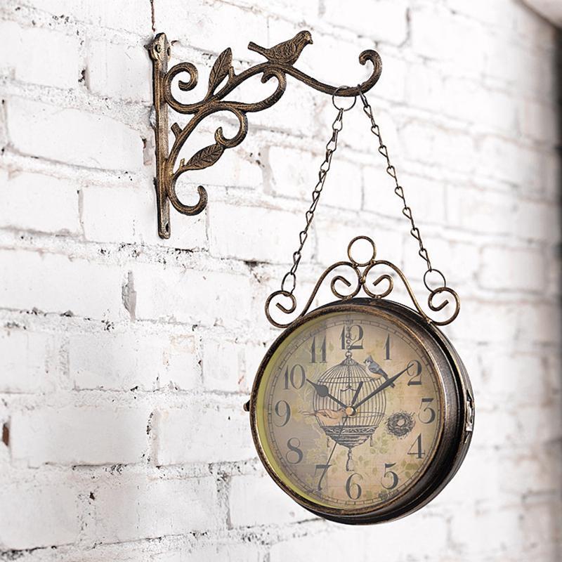Horloge steampunk de gare à double face