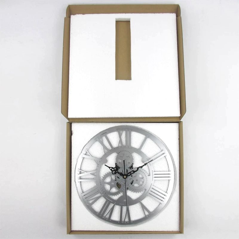Horloge style steampunk rétro en gris