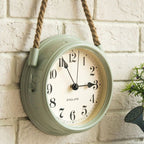 Horloge verte murale au style vintage