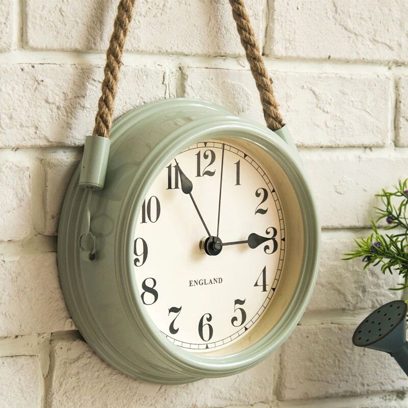 Horloge verte murale au style vintage