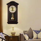 Horloge vintage steampunk dotée d'un balancier
