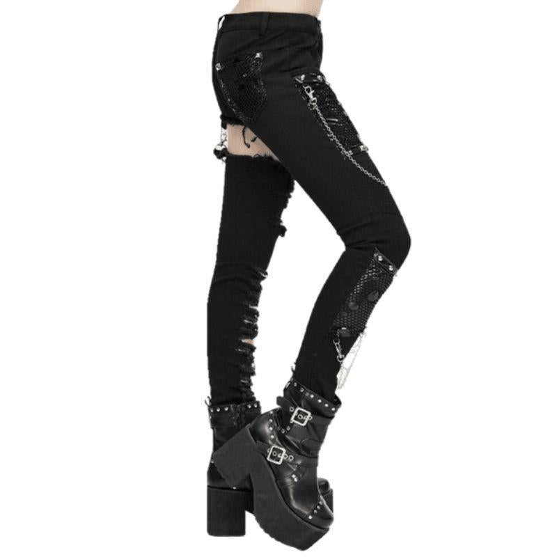 Jean féminin au style punk