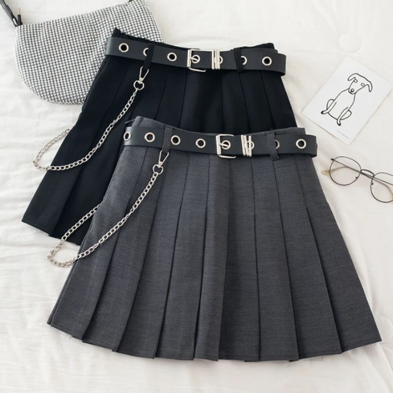 Jupe femme dans un esprit punk