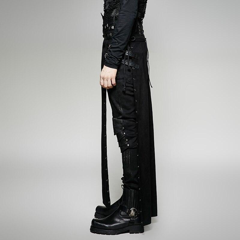Jupe-pantalon à l’esthétique gothique