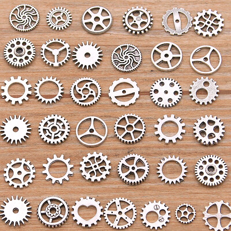 Lot steampunk composé d’engrenages