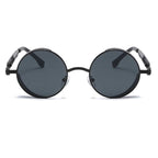 Lunettes noires de style vintage