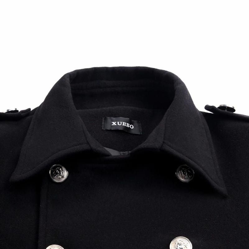 Manteau masculin d’inspiration victorienne et long
