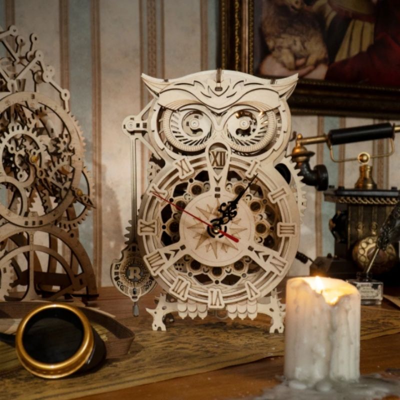 Maquette bois représentant une horloge hibou