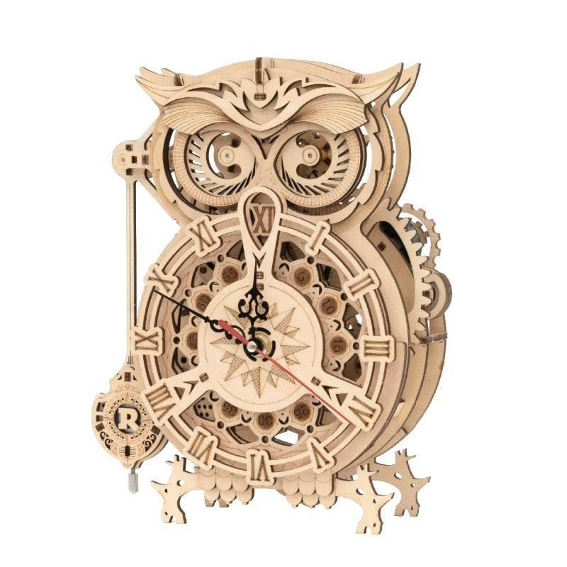 Modèle d’horloge hibou en bois