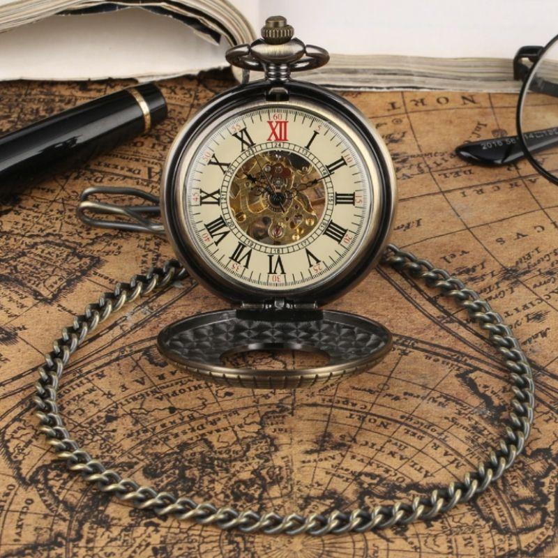Montre à gousset steampunk d’inspiration vintage