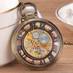 Montre à gousset transparente au style steampunk