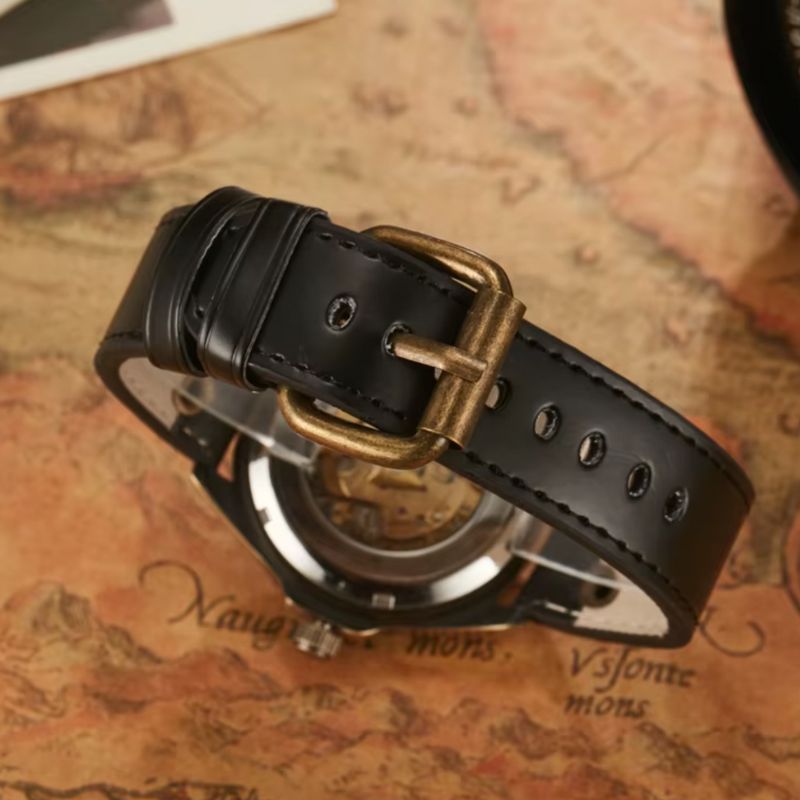 Montre à mouvement visible pour homme