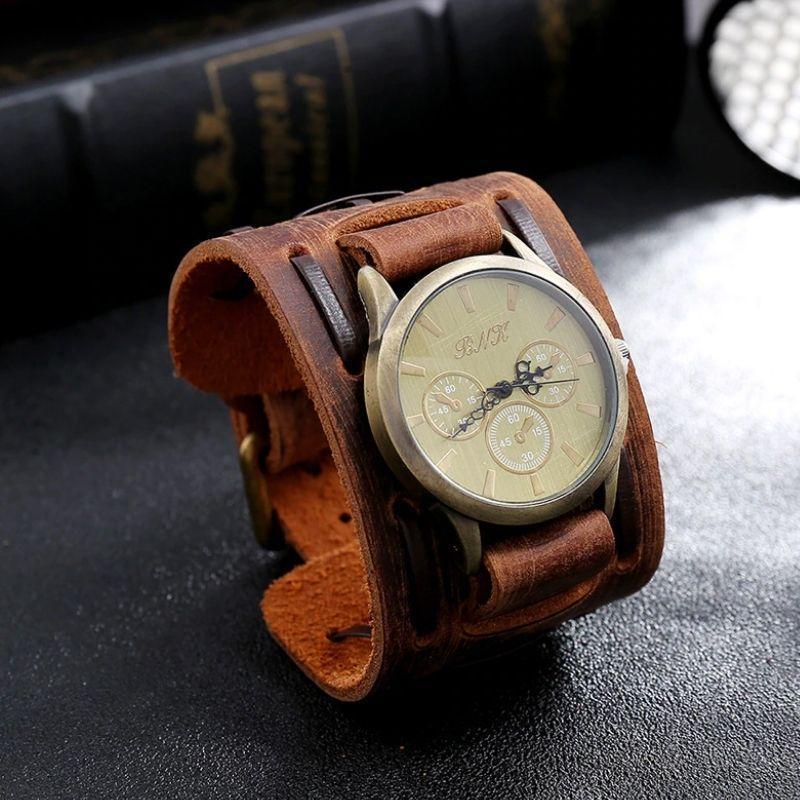 Montre au bracelet de style steampunk