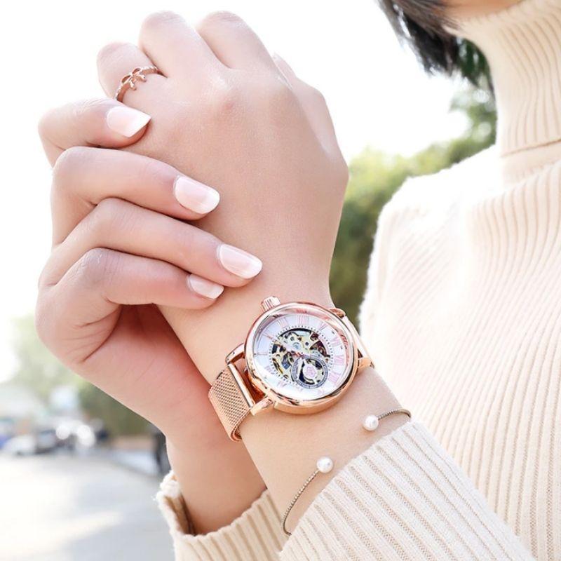 Montre automatique féminine à mécanisme squelette