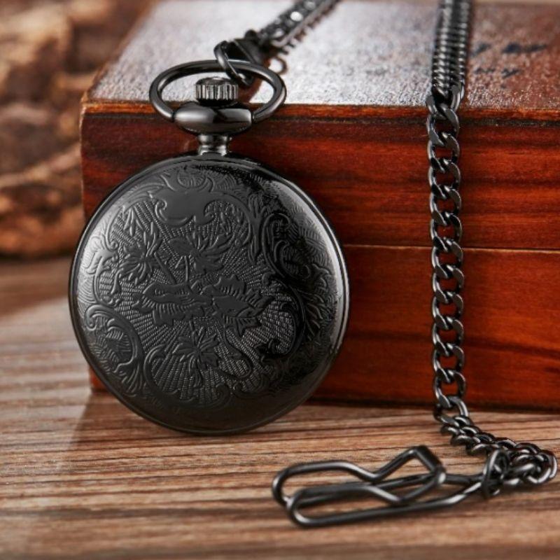 Montre aux chiffres arabes de poche steampunk