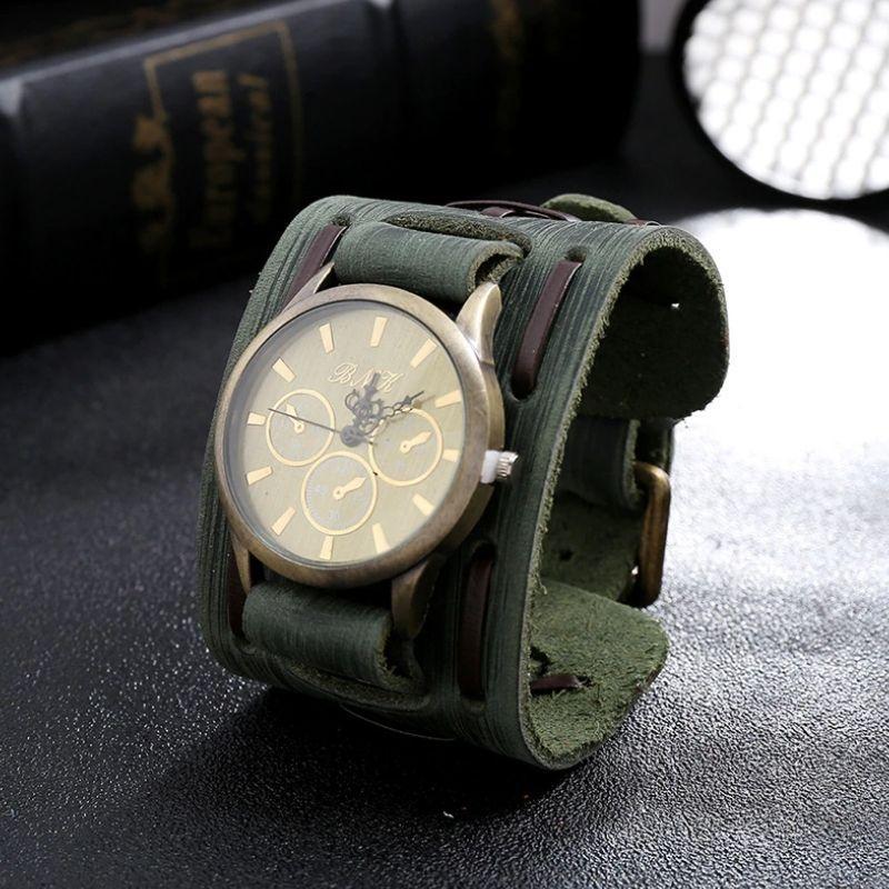Montre bracelet au style steampunk