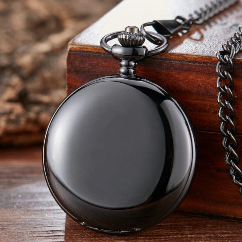Montre de poche au cadran noir