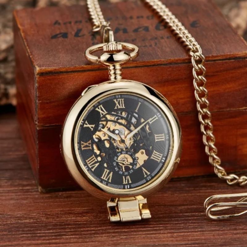 Montre de poche au mécanisme steampunk