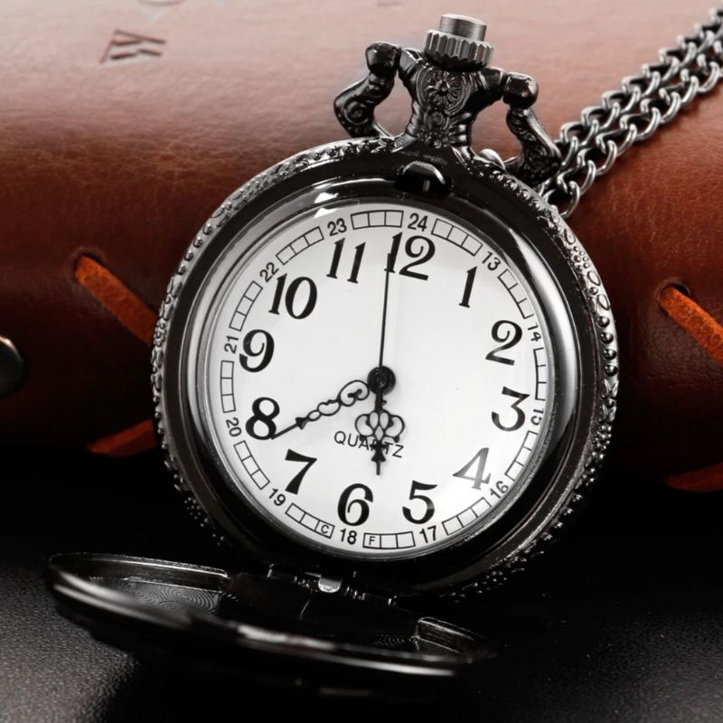 Montre de poche steampunk inspirée du poker