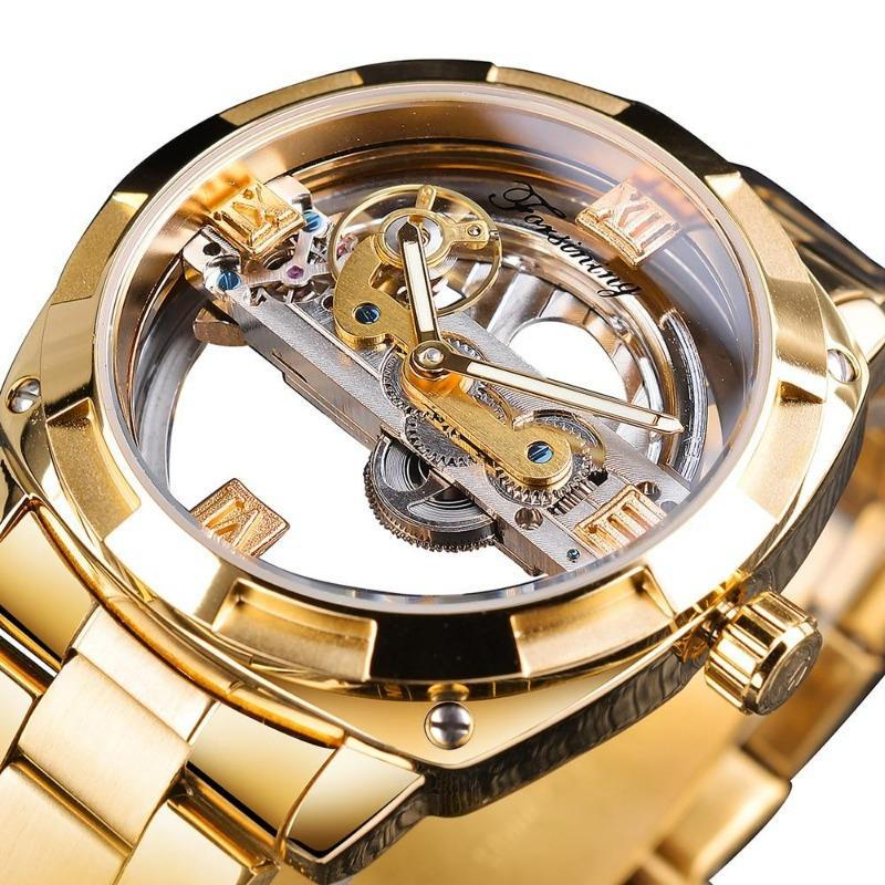 Montre de style steampunk au cadran transparent