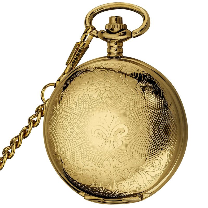 Montre dorée de style steampunk