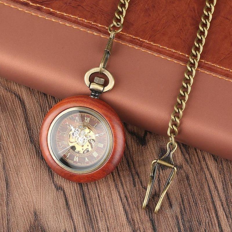 Montre en bois de style steampunk