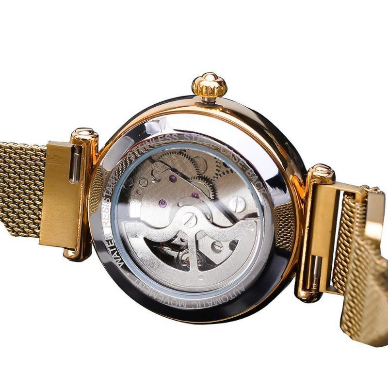 Montre féminine steampunk de couleur dorée