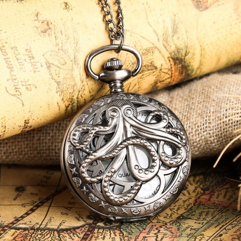 Montre gousset ornée d’un poulpe
