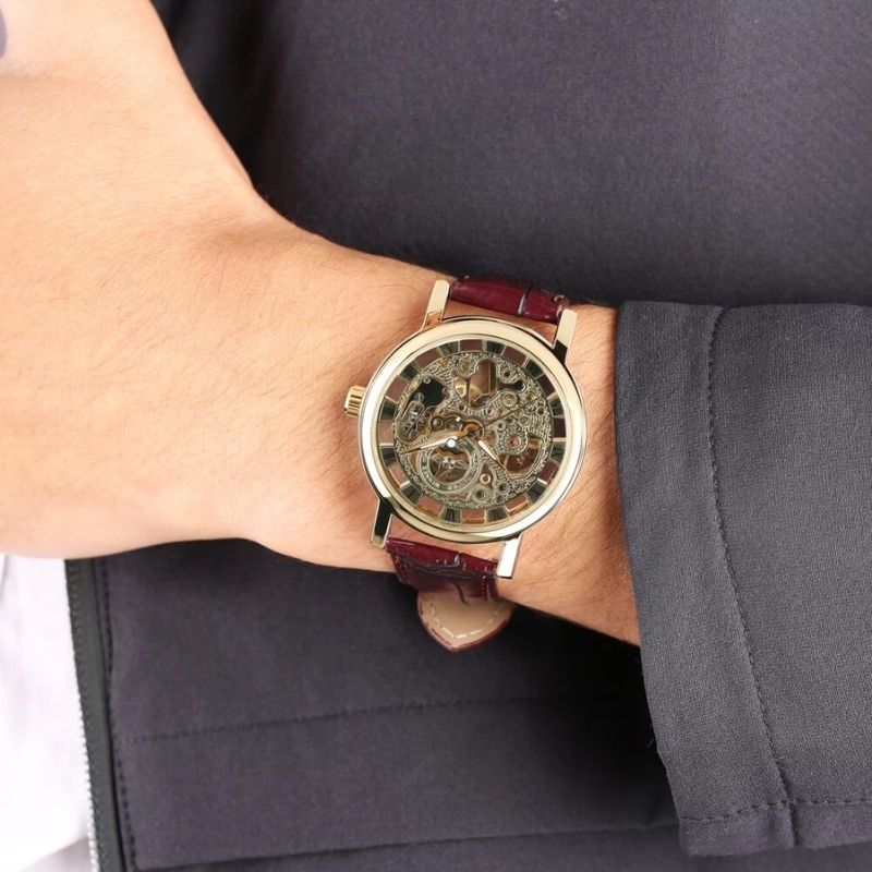 Montre homme à mécanisme squelette