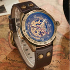 Montre masculine au mécanisme apparent