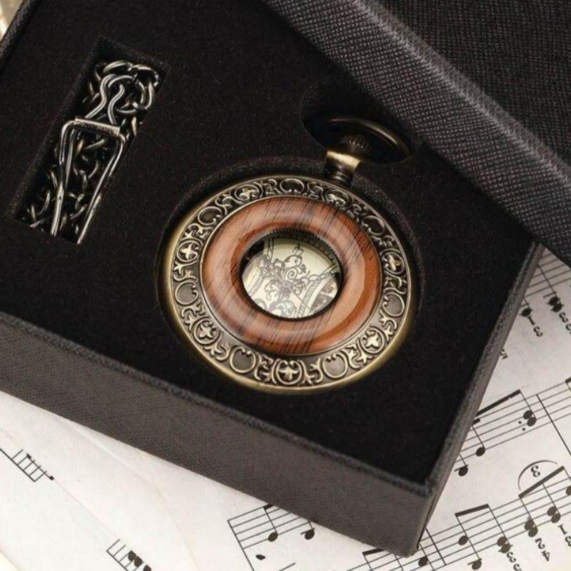 Montre mécanique neuve au format gousset