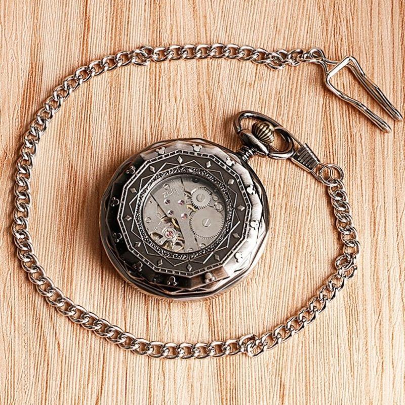 Montre savonnette de style steampunk