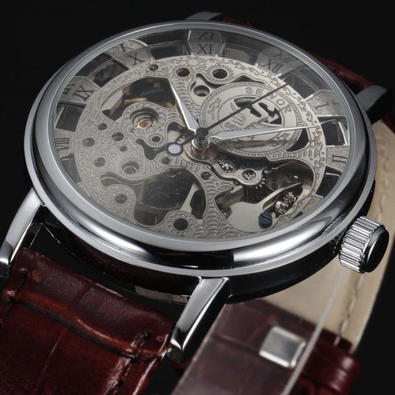 Montre skeleton destinée aux hommes