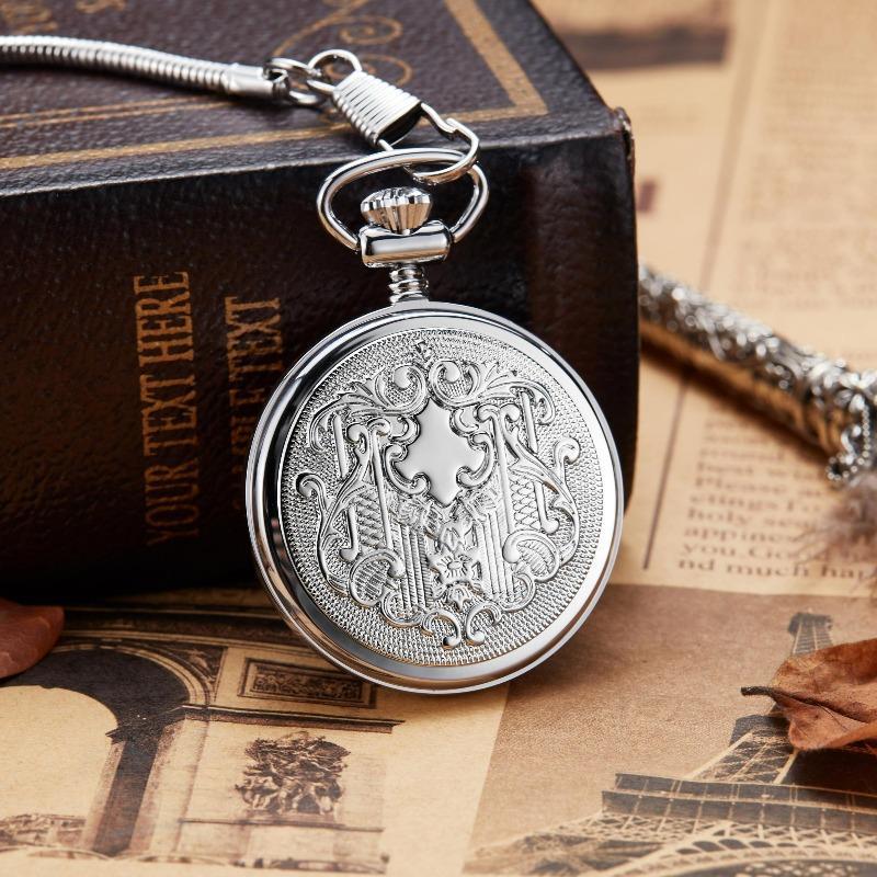 Montre steampunk à gousset aux chiffres arabes