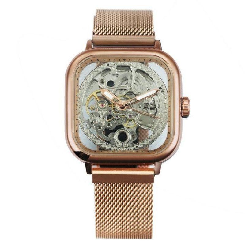 Montre style steampunk au mécanisme exposé