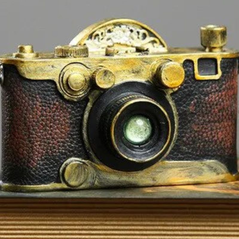 Objet décoratif vintage en forme d’appareil photo