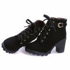 Paire de bottines à talon carré