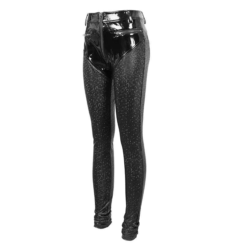 Pantalon féminin à l’esthétique gothique rock