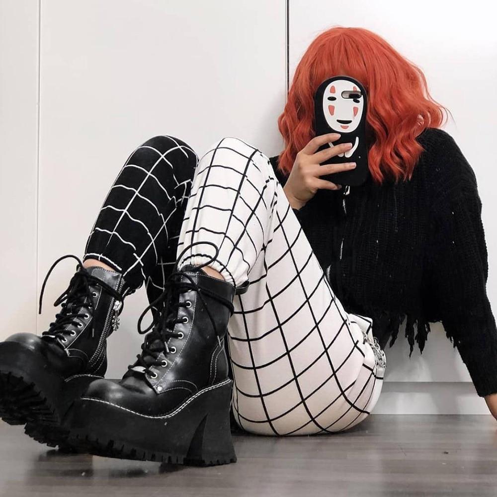 Pantalon féminin gothique en noir et blanc