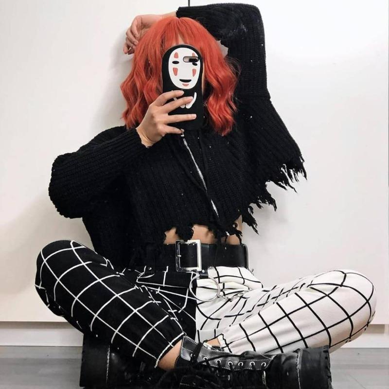 Pantalon femme noir et blanc de style gothique
