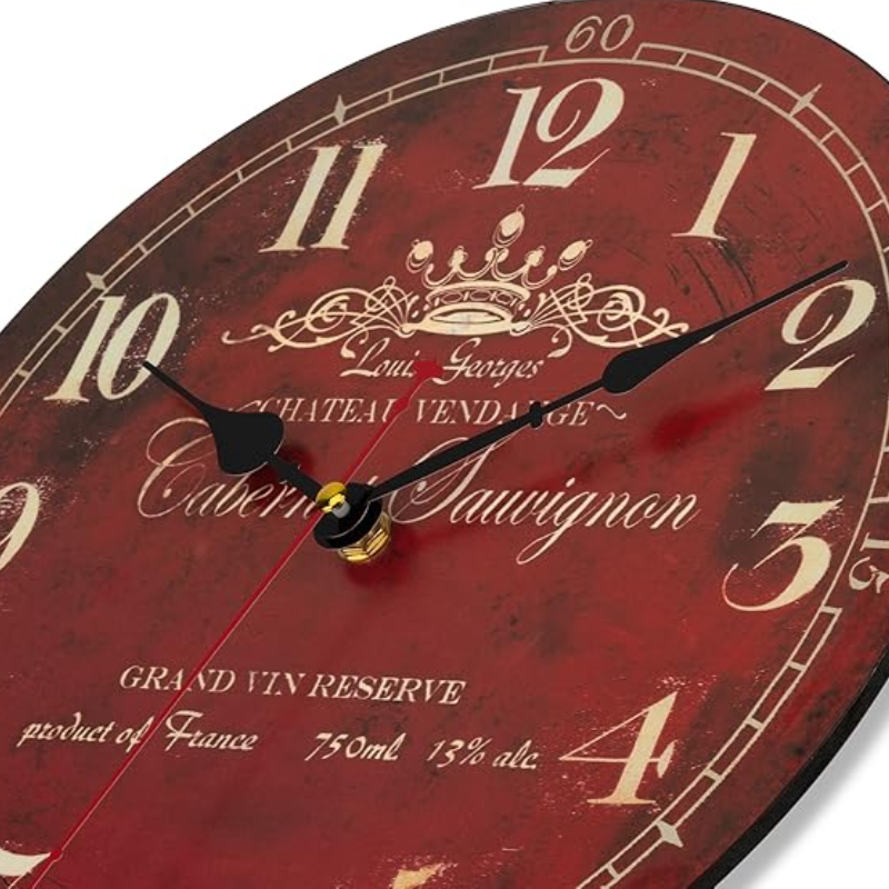 Pendule rouge au design steampunk vintage