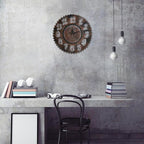 Pendule scie au style industriel