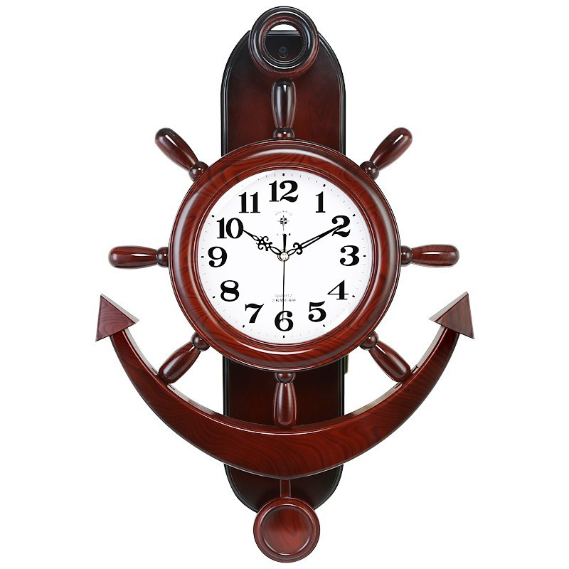Pendule steampunk évoquant un gouvernail