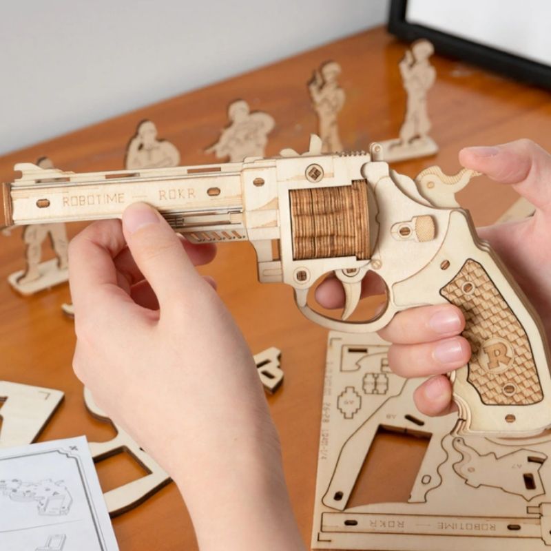 Pistolet en bois à monter soi-même