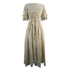 Robe d’inspiration victorienne couleur blanc cassé