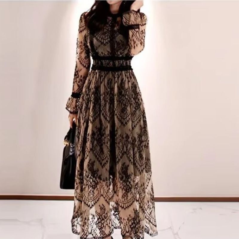 Robe en dentelle vintage