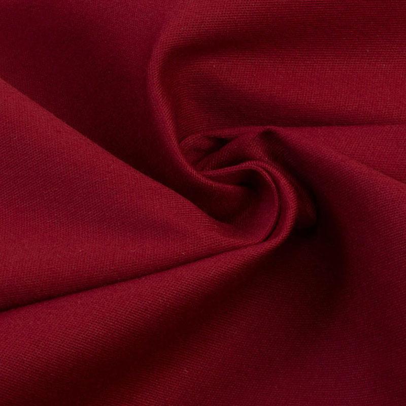 Robe rétro rouge de style vintage